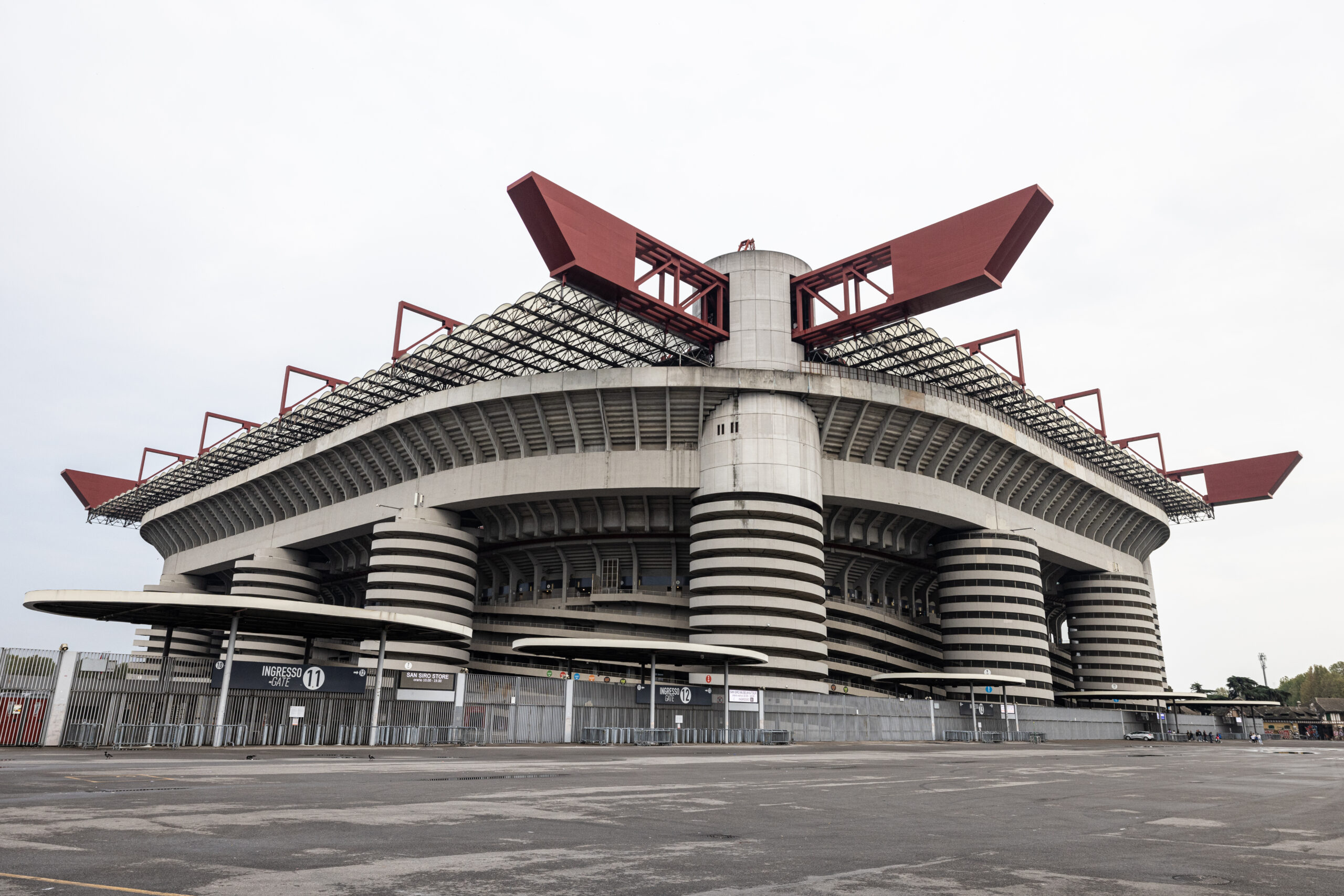 You are currently viewing Ostatnie sezony na starym San Siro – zdąż zobaczyć mecz, zanim stadion zniknie
